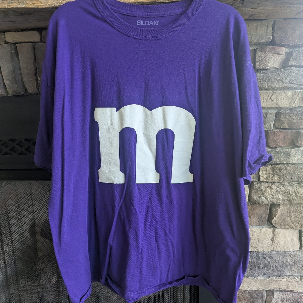 Gildan Purple Graphic Unisex shirt Purple M & M